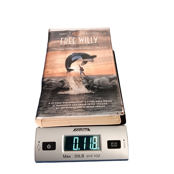 Free Willy (VHS, 1993, Warner Bros.) - Picture 9 of 9